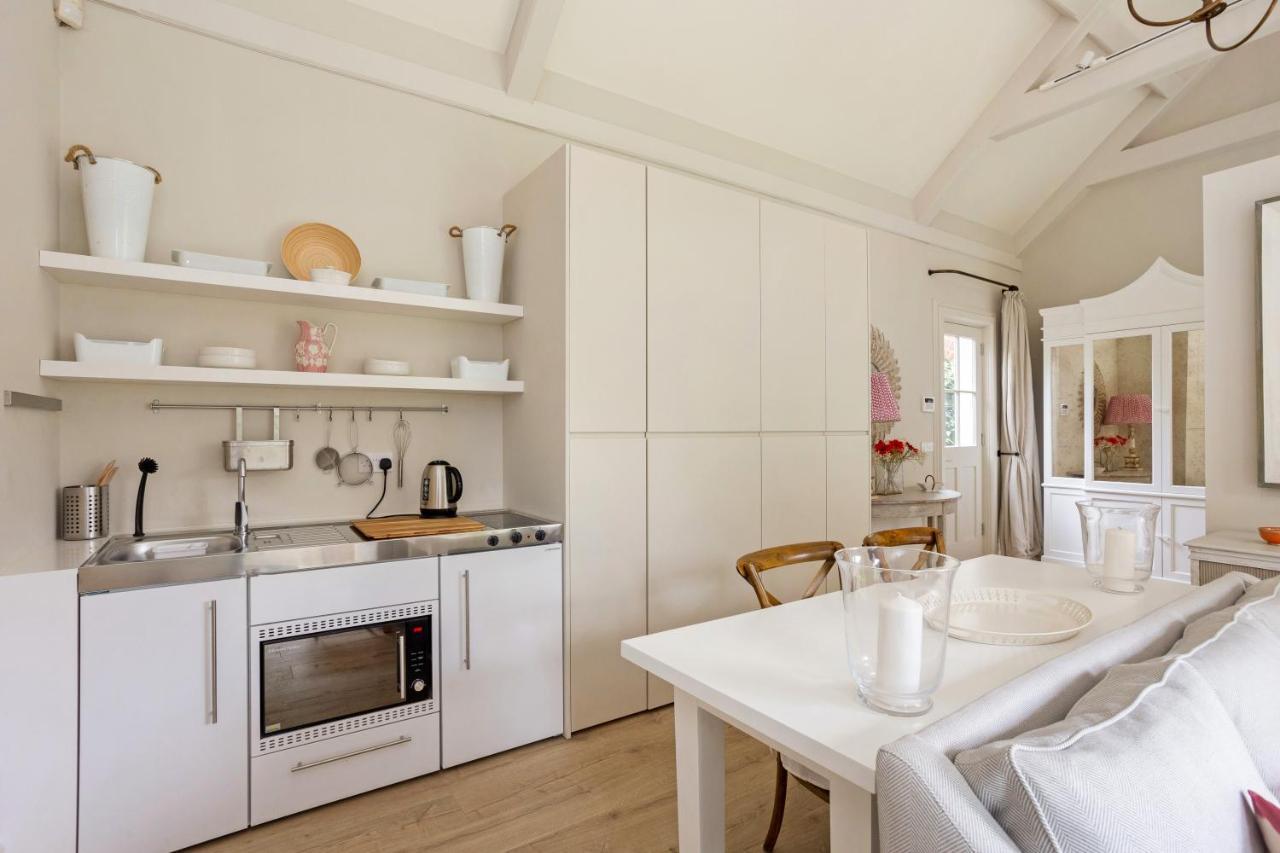 The Annexe - Beautiful Apartment With Garden Close To Heathrow And Windsor 斯坦斯 外观 照片