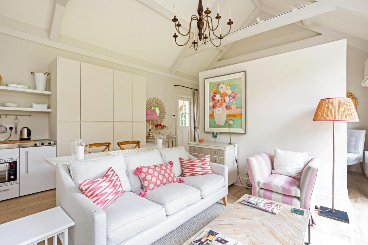 The Annexe - Beautiful Apartment With Garden Close To Heathrow And Windsor 斯坦斯 外观 照片